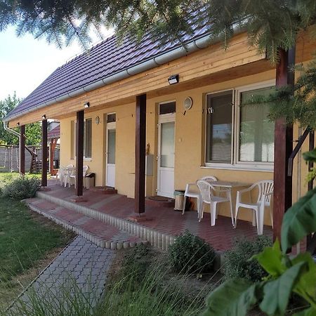 Alenka Hotel Sturovo Exterior photo