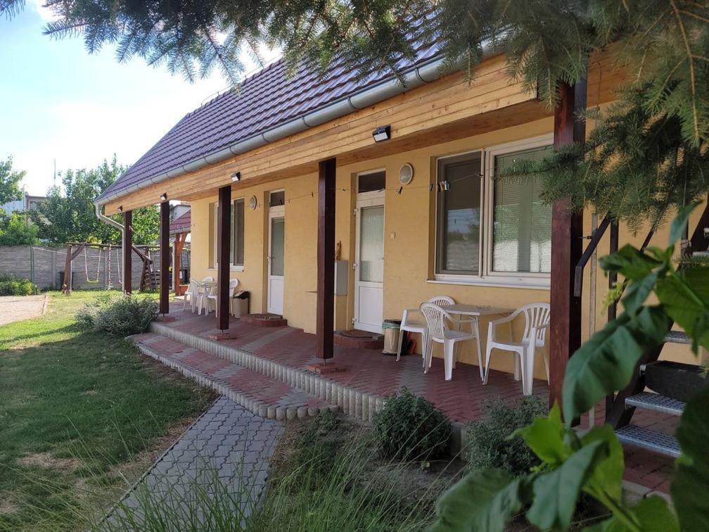 Alenka Hotel Sturovo Exterior photo